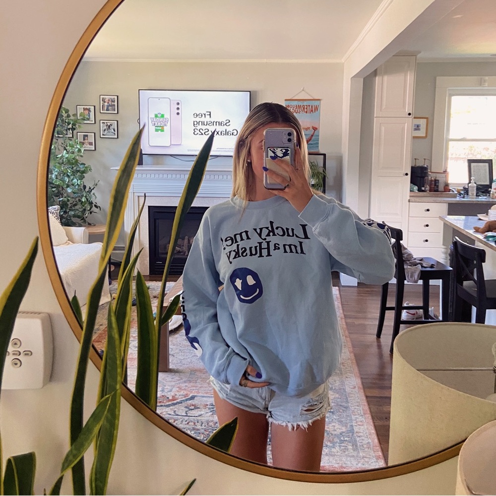 💌 uconn - kanye insp. crewneck